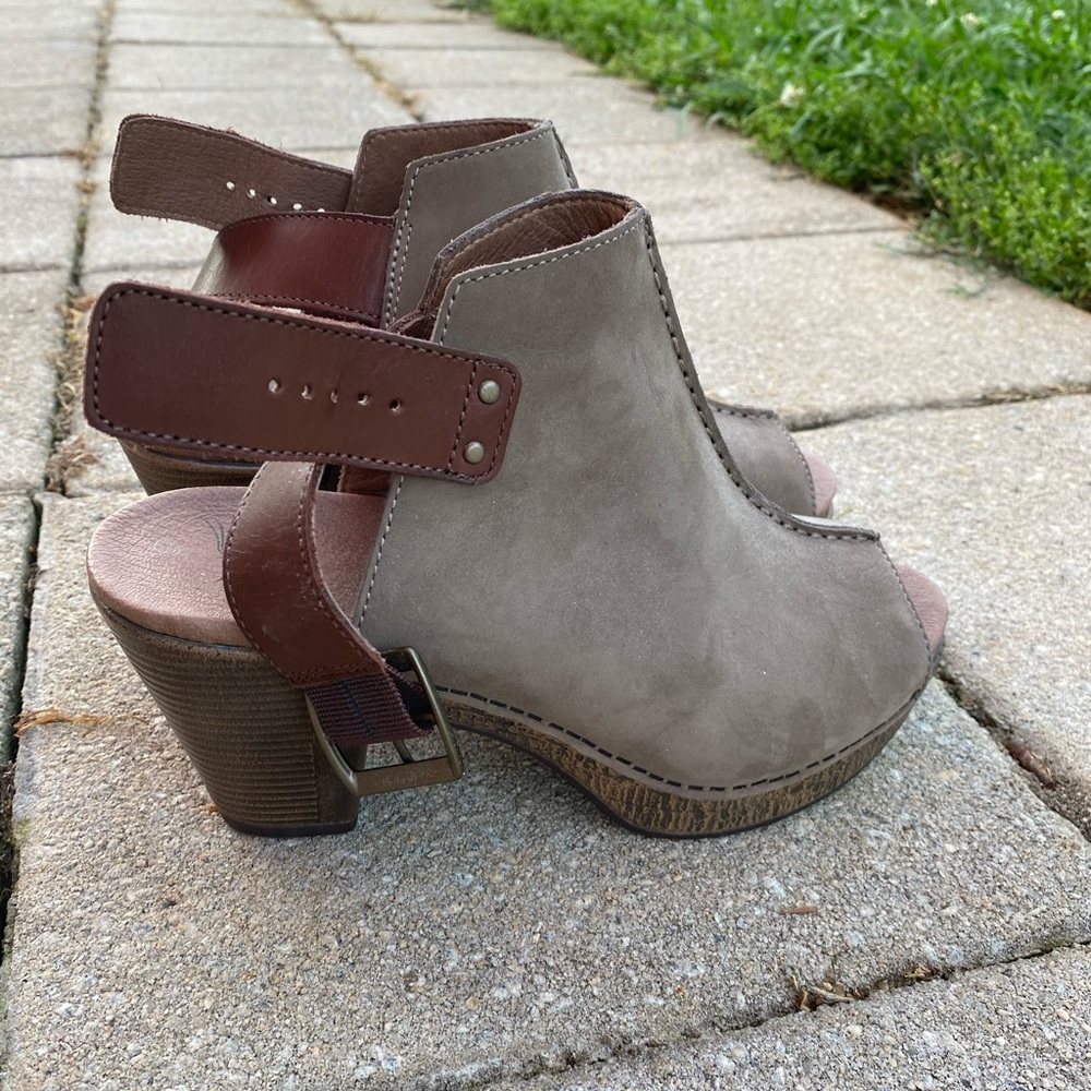 Dansko Reggie Milled Nubuck shoe